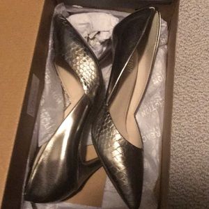 Kenneth Cole reaction metallic heels